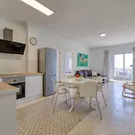 Beachfront House In With Stunning Views Prázdninový dům *