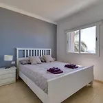 Prázdninový dům Beachfront House In With Stunning Views *