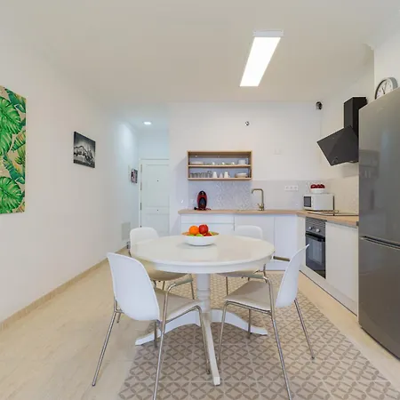 Vakantiehuis The House In Has 2 Bedroom