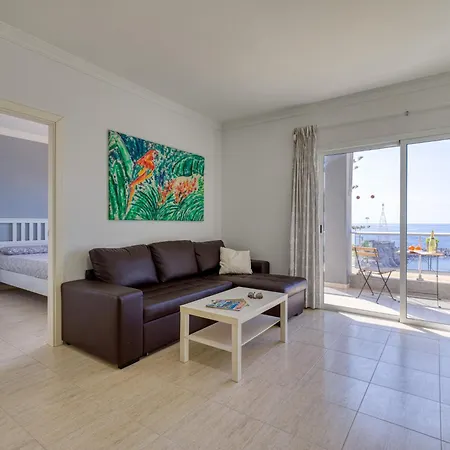 Beachfront House In With Stunning Views *
